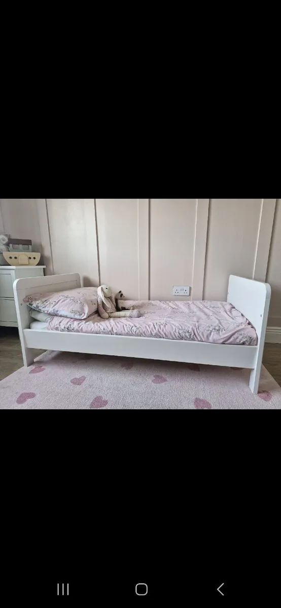 Mamas and Papas Cot Bed - Image 4