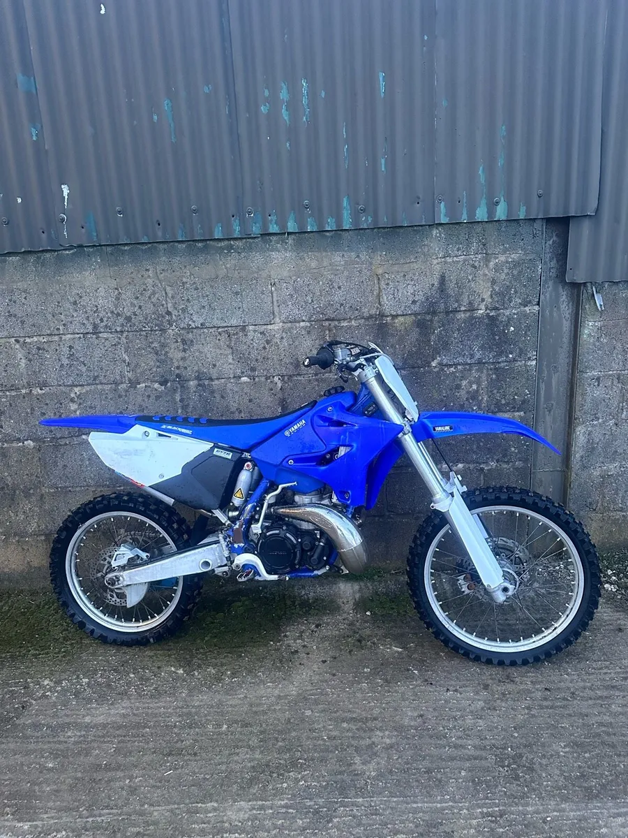 Yamaha dirt bike - Image 3