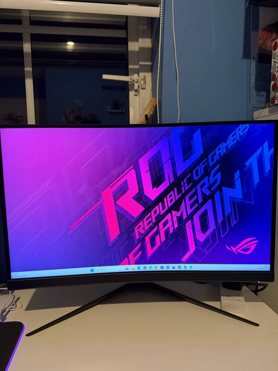 Gaming pc and monitor - Image 2