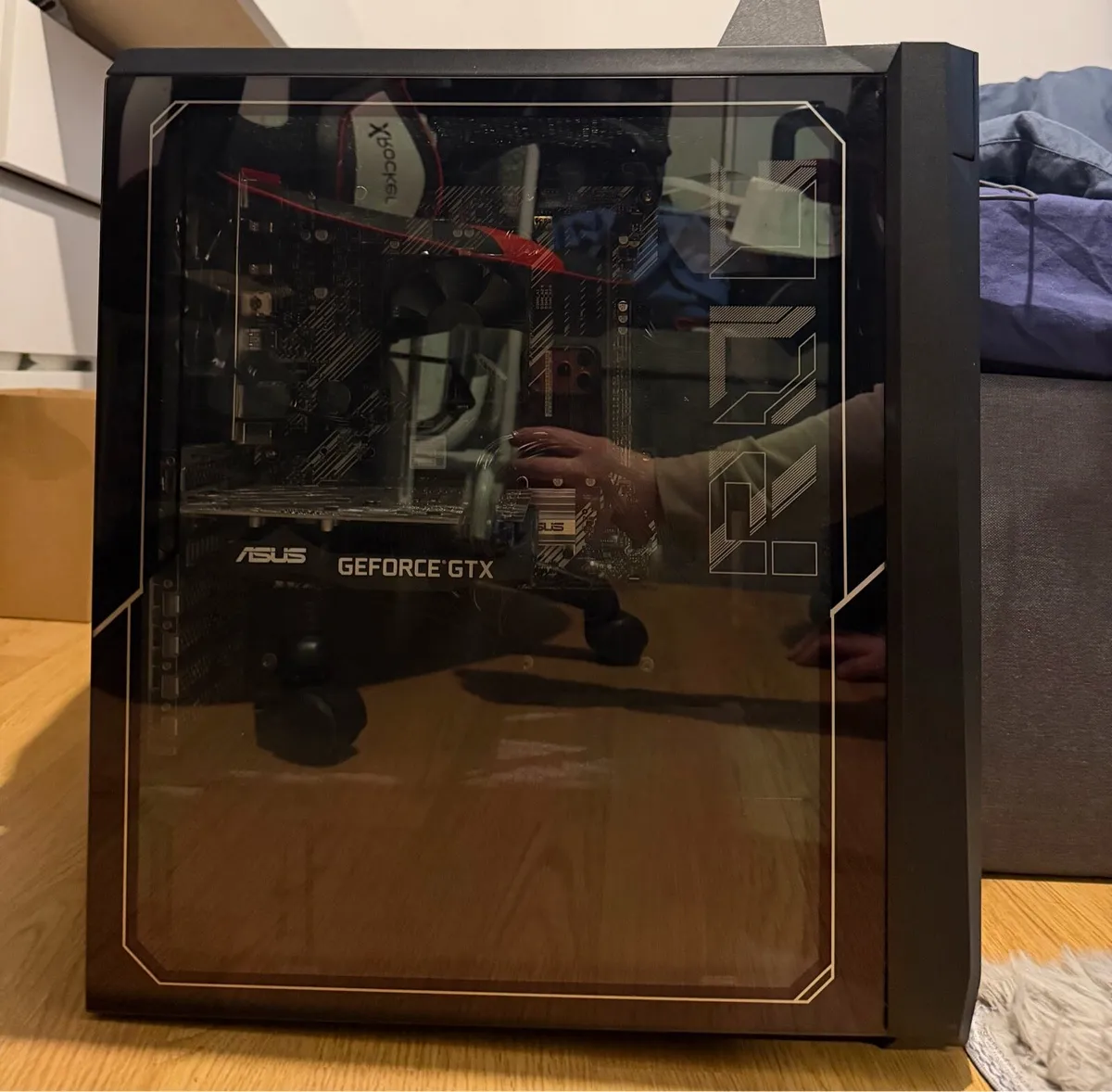 Gaming pc and monitor - Image 3