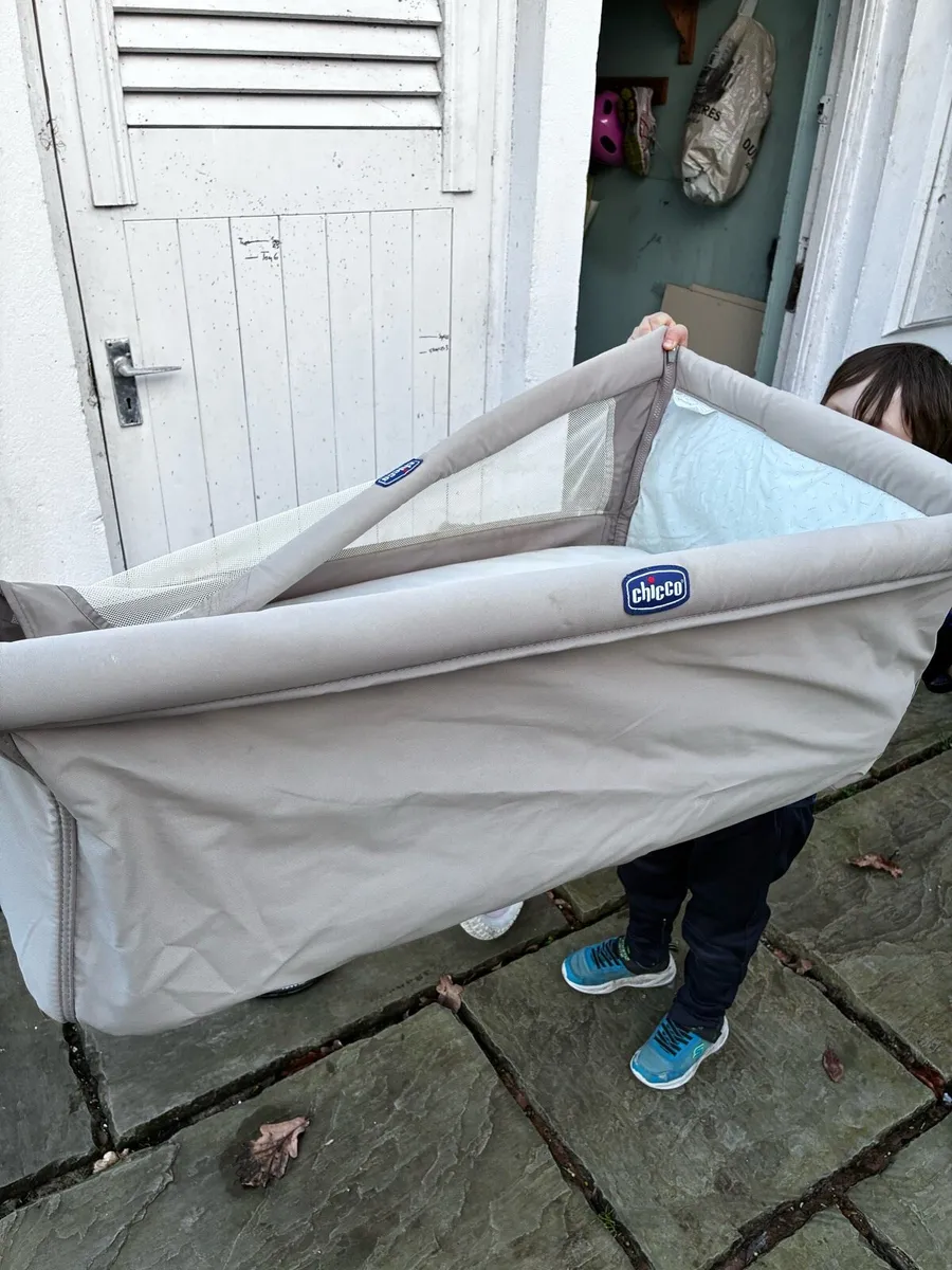Chicco Next2me bedside crib