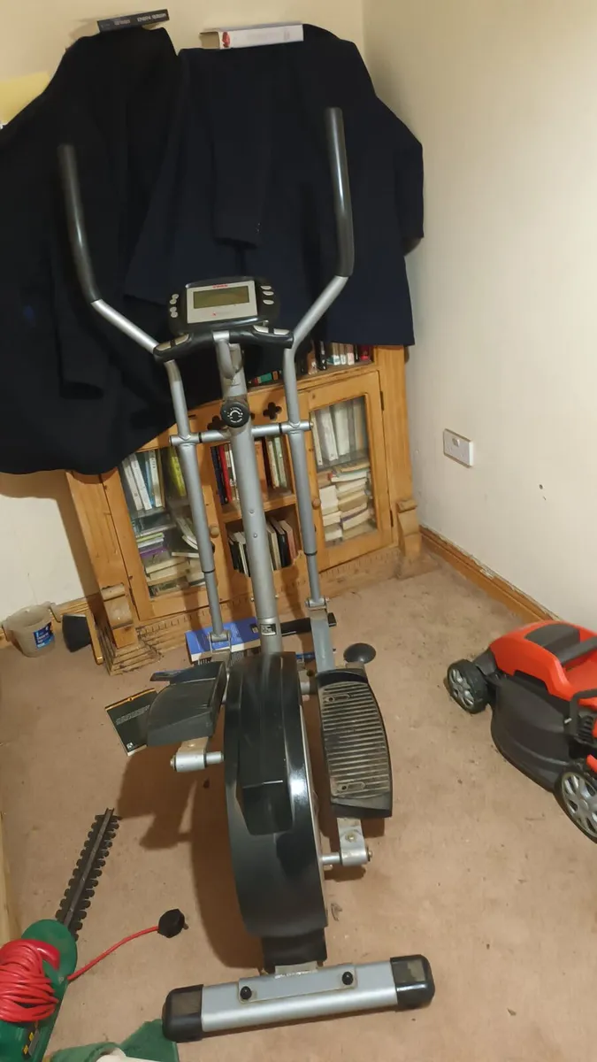 gym equipment Cross  Trainer