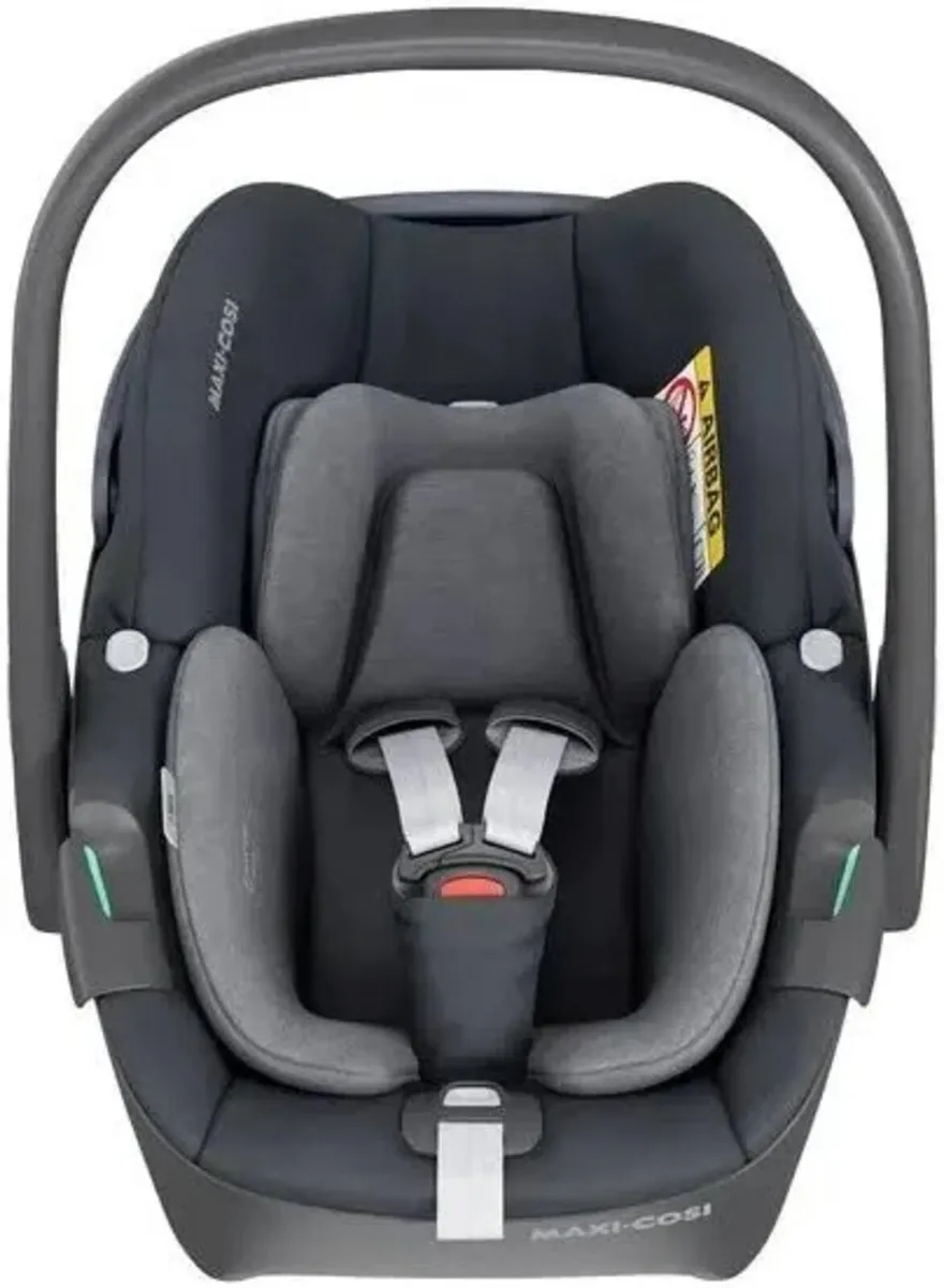 Maxi Cosi car seat & Family fix base - Image 3