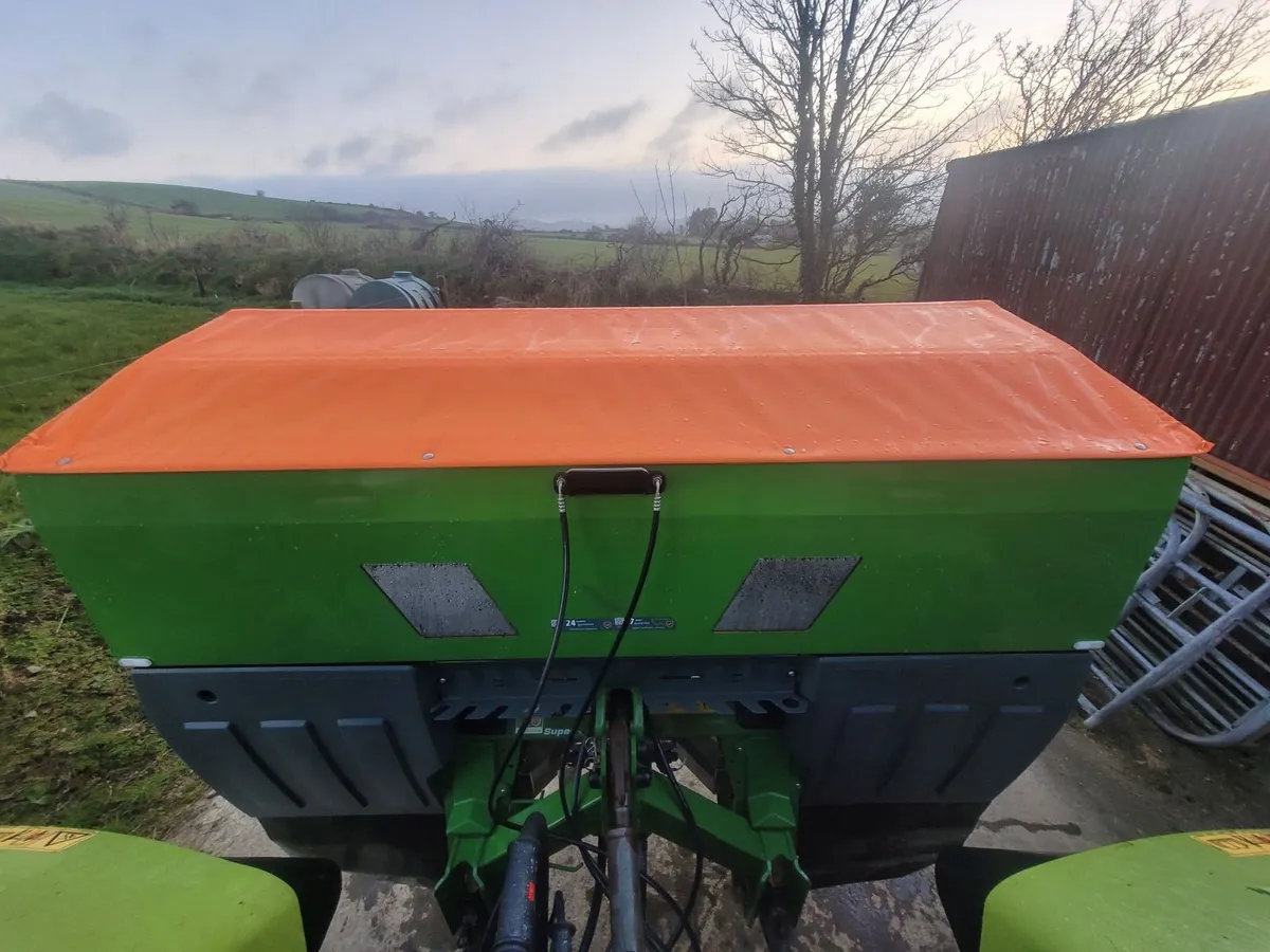 Fertiliser spreader - Image 3
