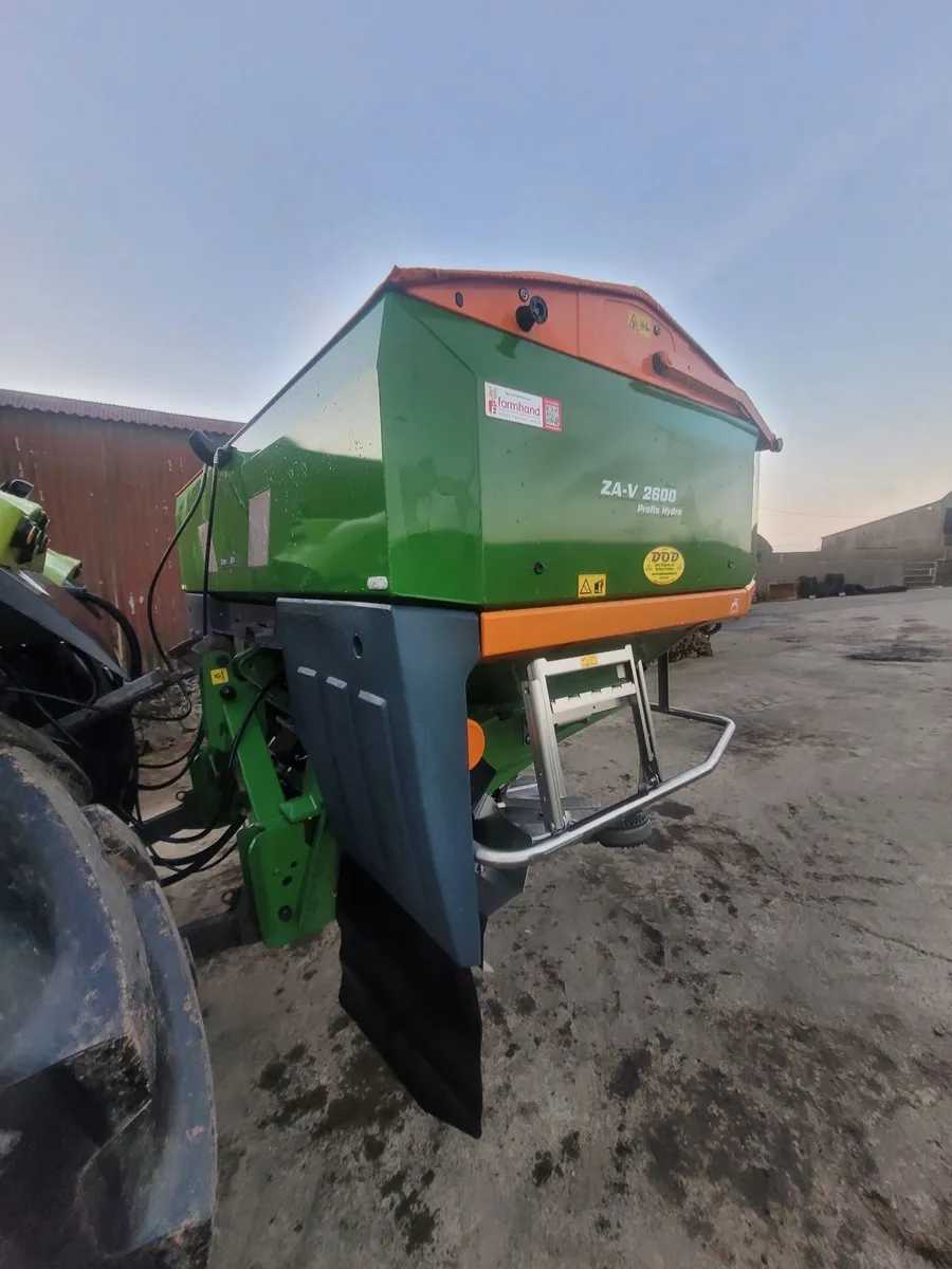 Fertiliser spreader - Image 2