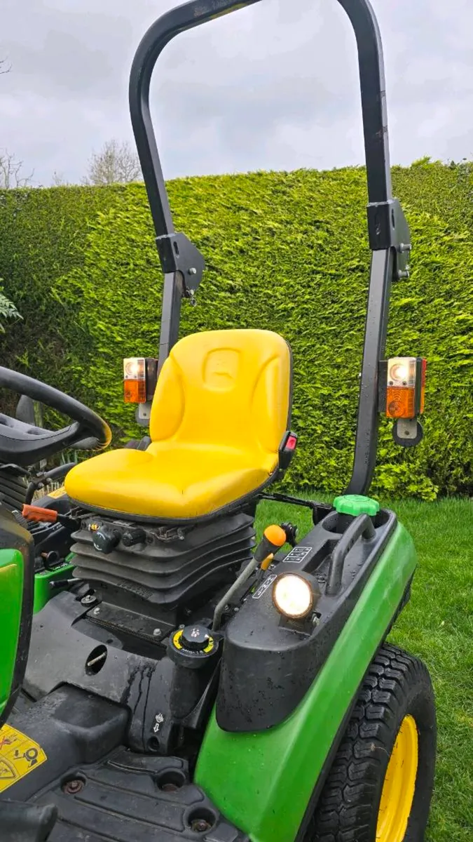 John Deere 1026R - Image 3