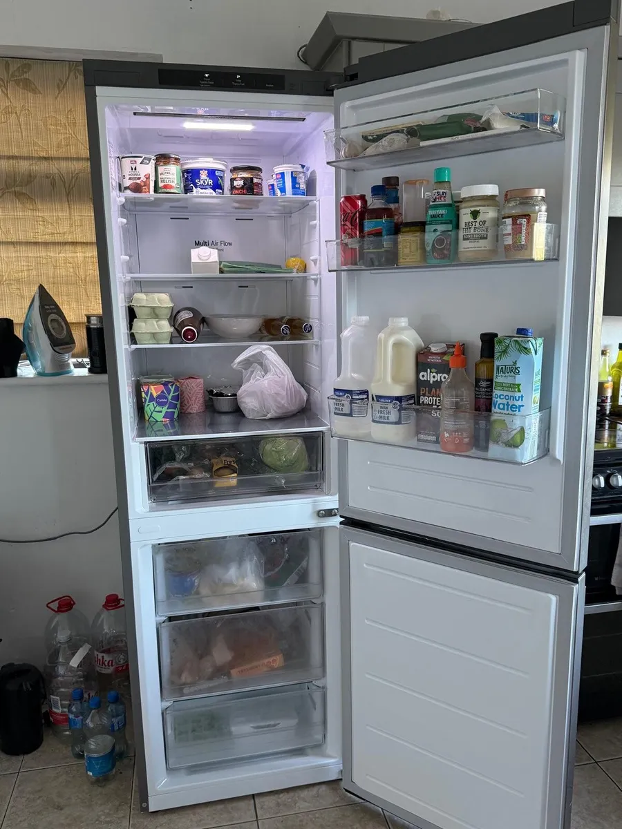 LG Total No Frost Smart 60/40 Fridge Freezer - Image 3