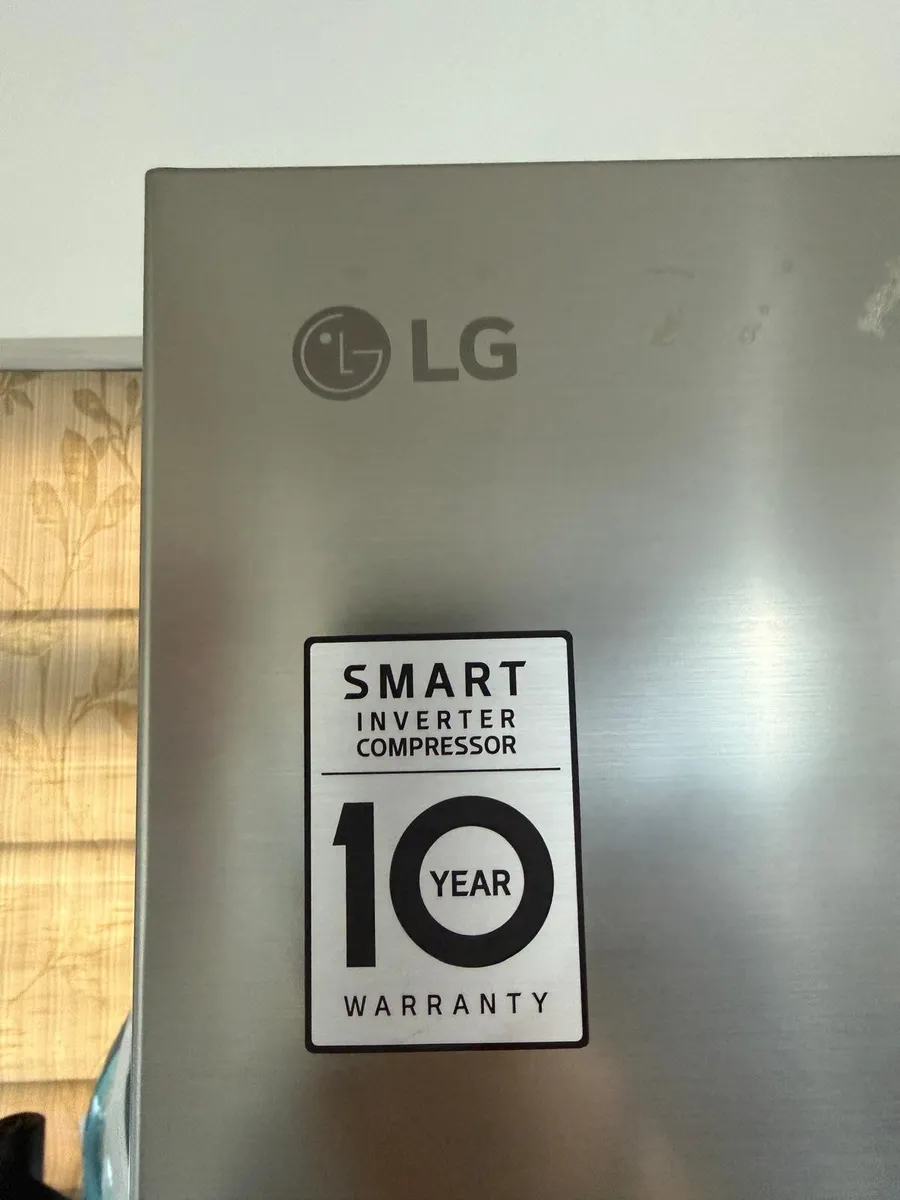 LG Total No Frost Smart 60/40 Fridge Freezer - Image 4