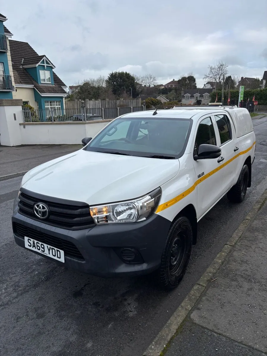 2019 69 Toyota Hilux 2.4 4x4 Jeep For Sale - Image 1