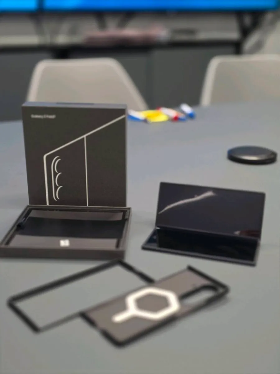 Samsung Z fold 7 - Image 3