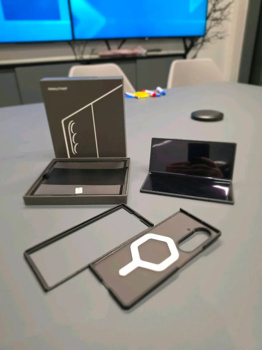 Samsung Z fold 7 - Image 4
