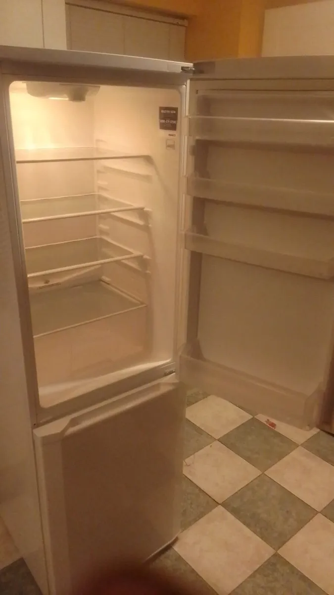 Beko fridge freezer - Image 3