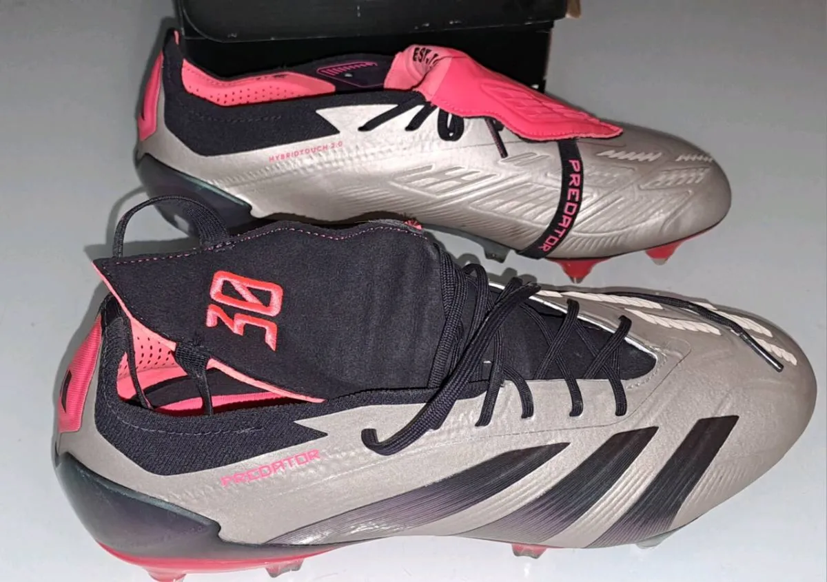 Adidas Predator Elite Mens Size 9.5UK SG Boots - Image 1