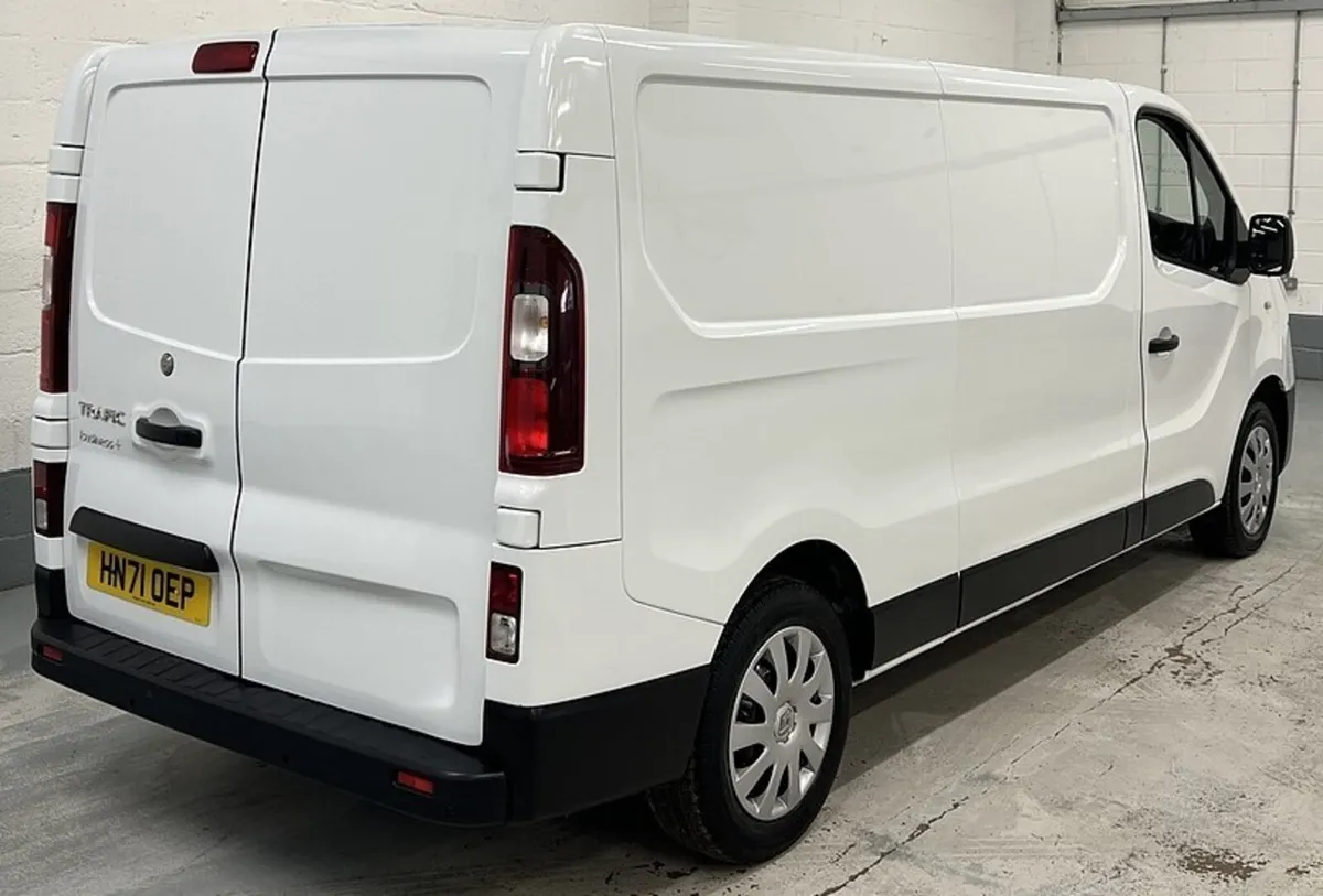 2021 Renault Trafic Panel Van - Image 2