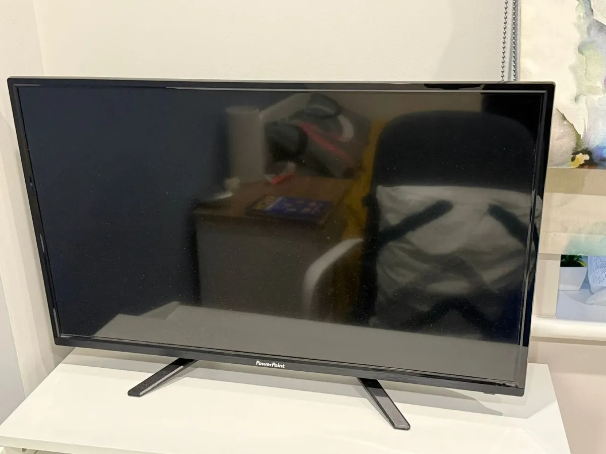32" Powerpoint TV - Image 1