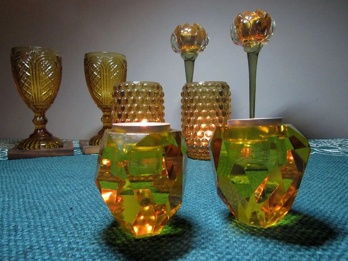 Outdoor / Patio Table Set – 4 Amber Goblets etc - Image 3