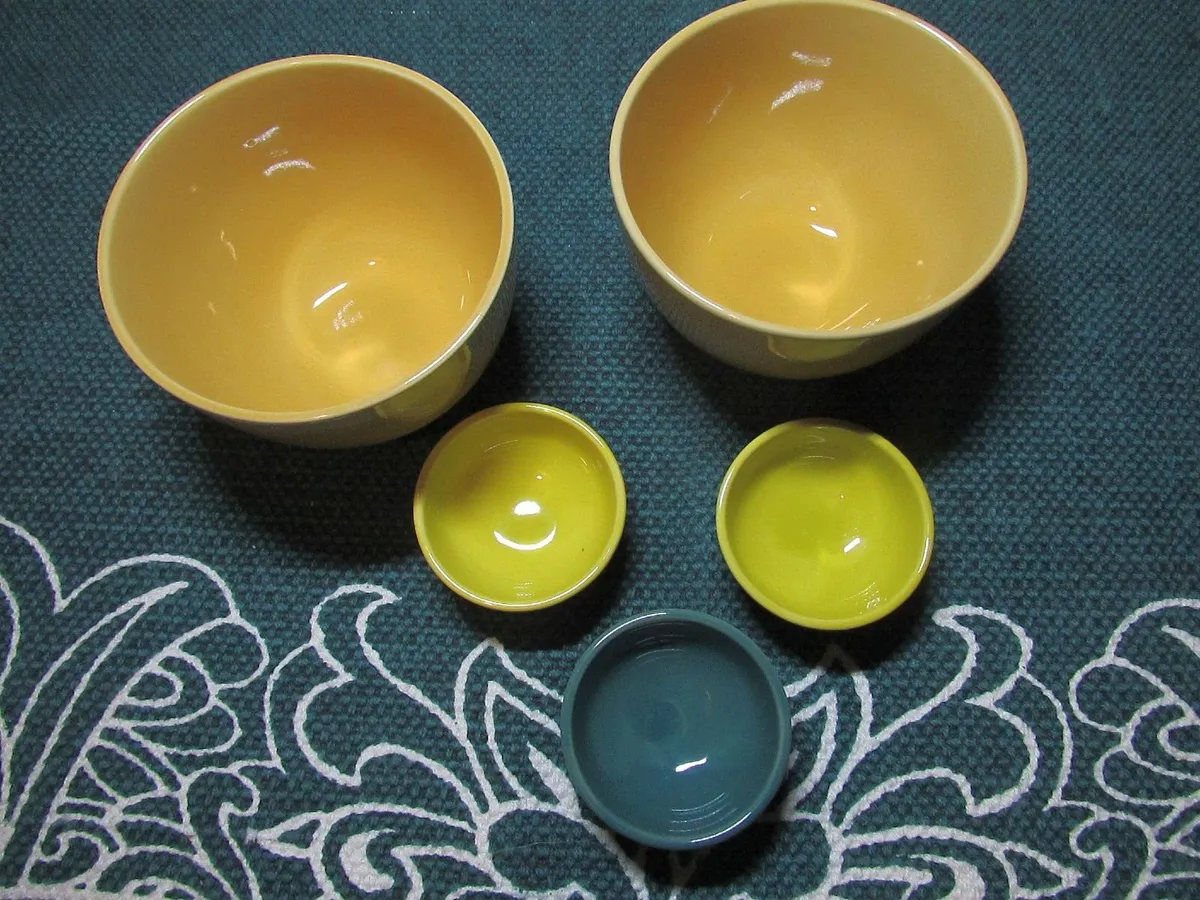 Outdoor / Patio Table Set – 4 Amber Goblets etc - Image 4