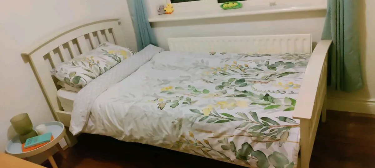 Bedroom furniture - Image 1