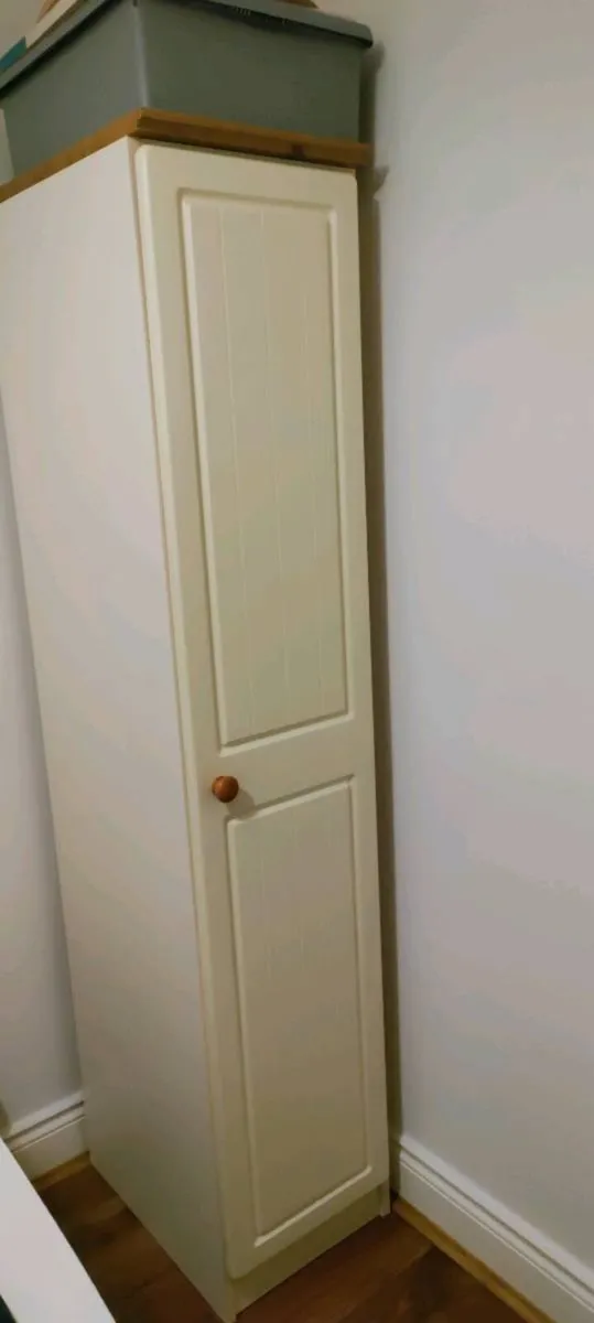 Bedroom furniture - Image 3