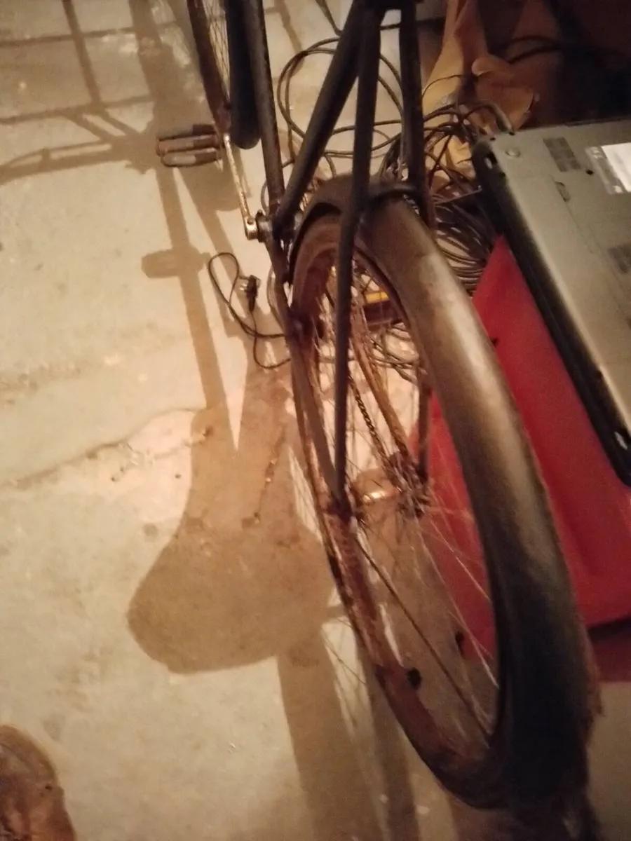 Old vintage postman's bicycle - Image 3