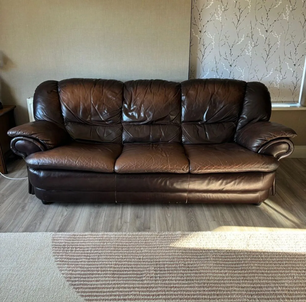 3 piece suite of furniture - Image 1