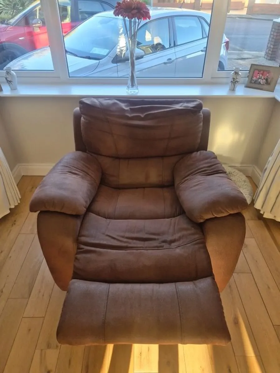 3 Seater + Armchair. - Image 4