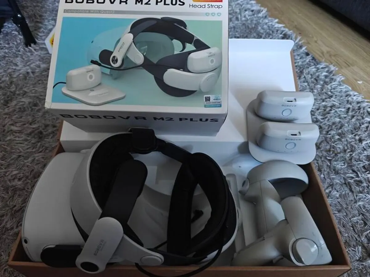 Meta Quest 2 plus extras - Image 2