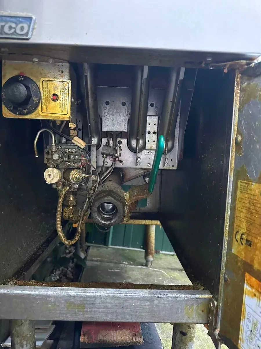 Commercial Gas Deep Fryer - Image 2