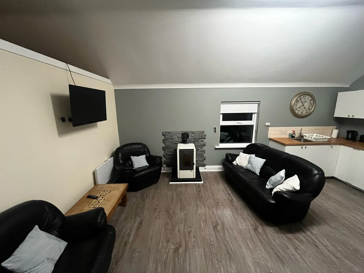 Accommodation Mon/fri - Image 1