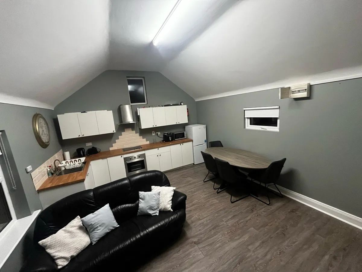 Accommodation Mon/fri - Image 2