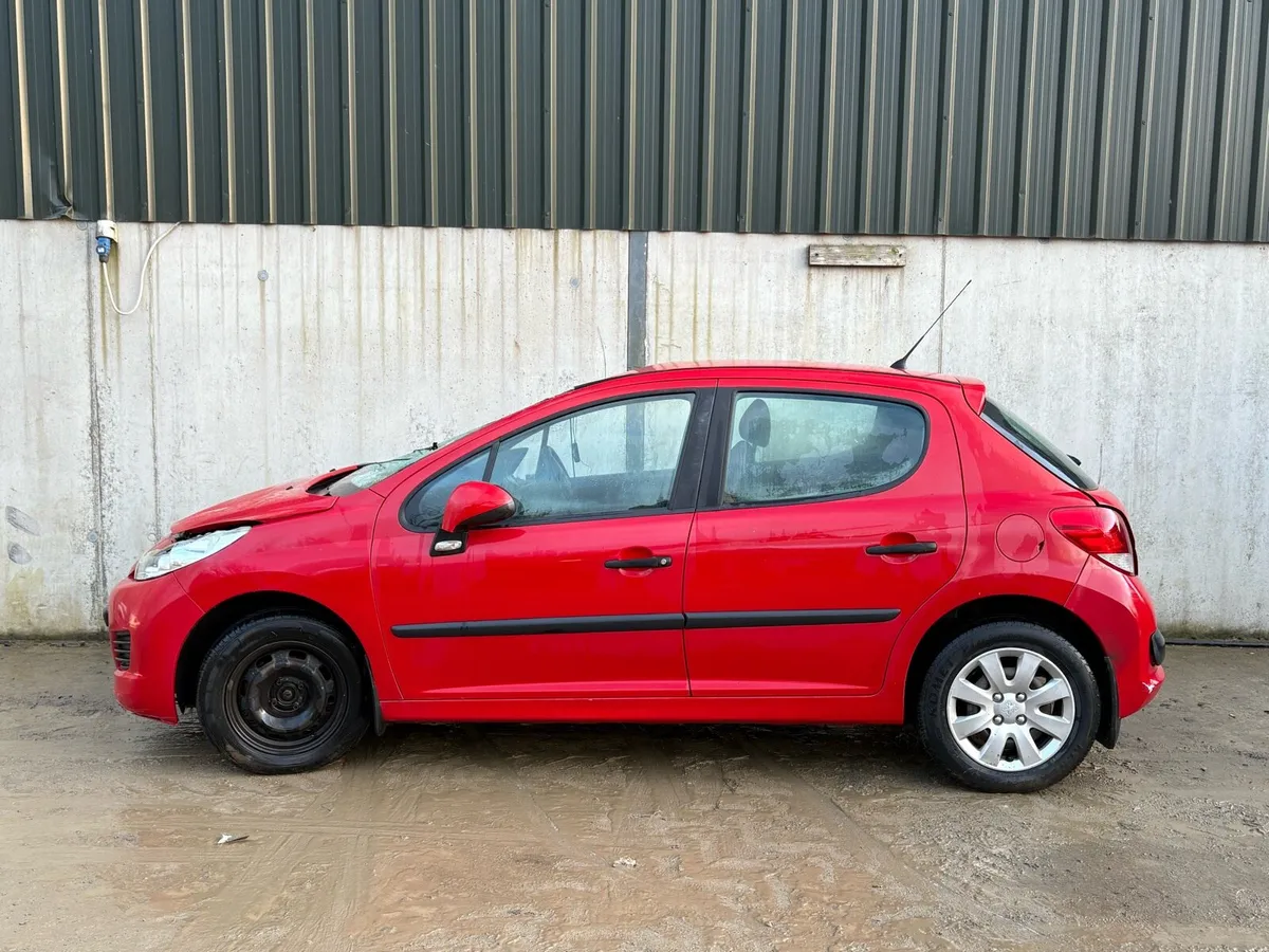 2011 Peugeot 207 for parts - Image 2