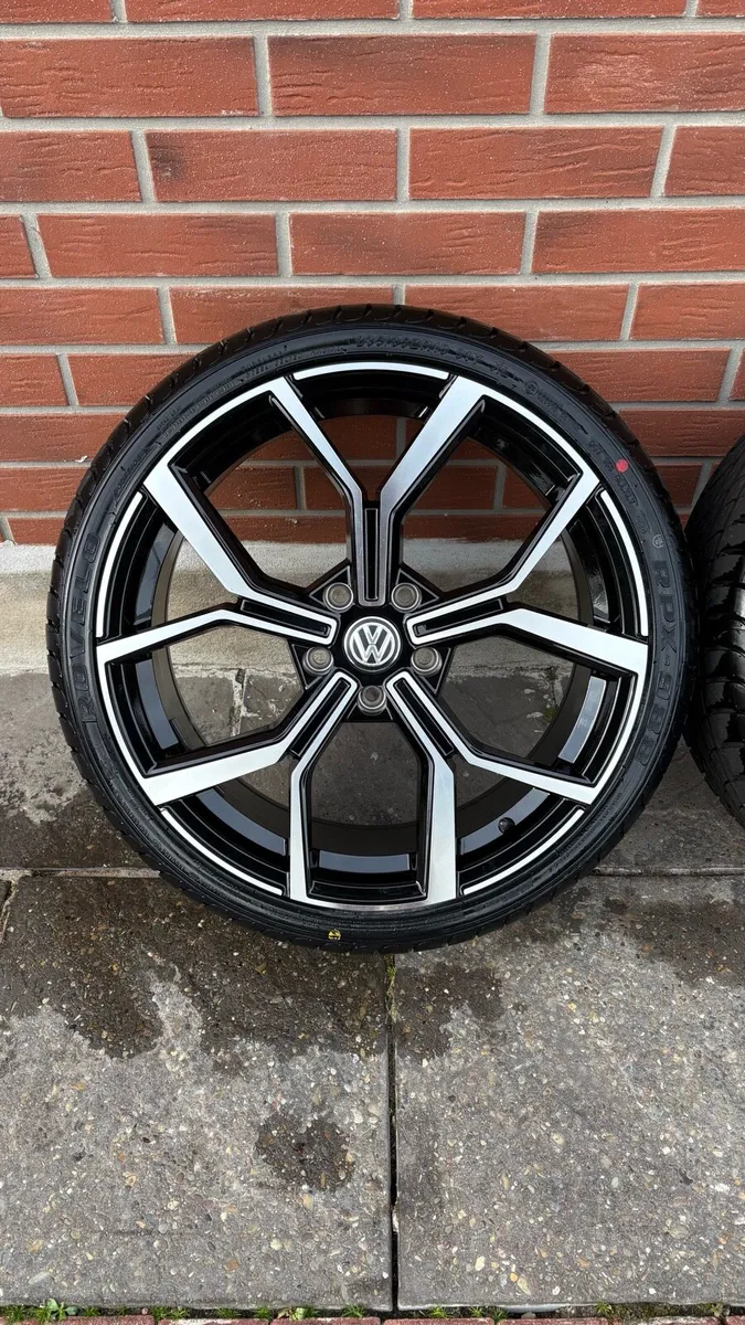 19” VW Estorils - Image 2