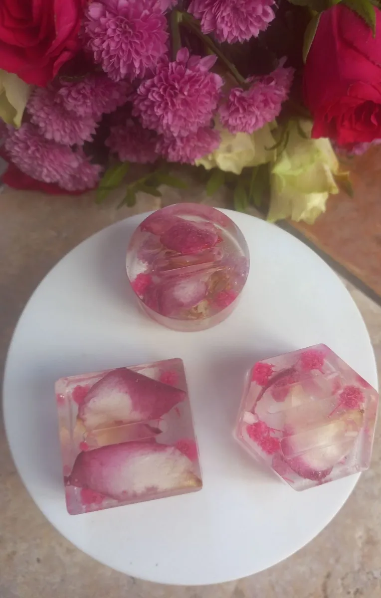 Floral Ring Holder - Image 4