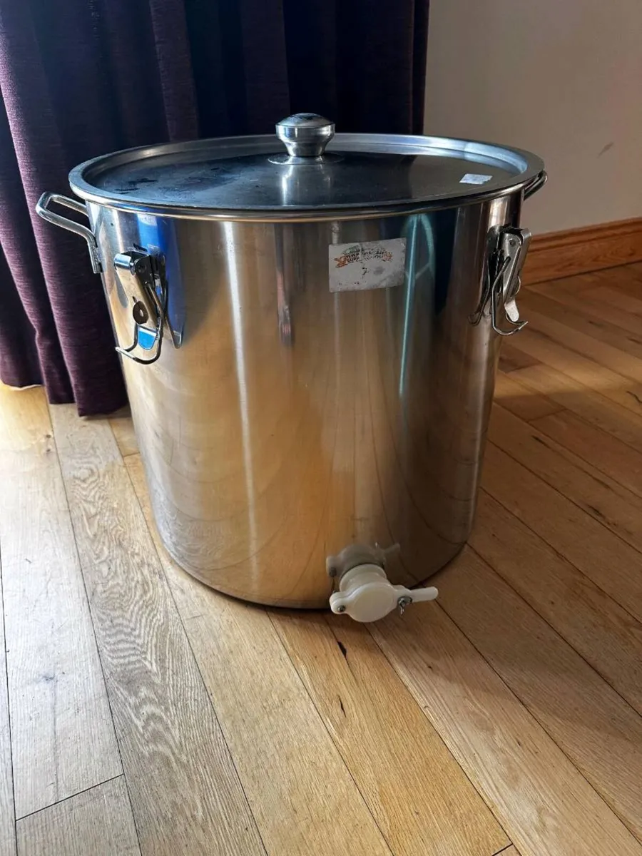 Stainless steel tank with tap 70 litres - Image 1