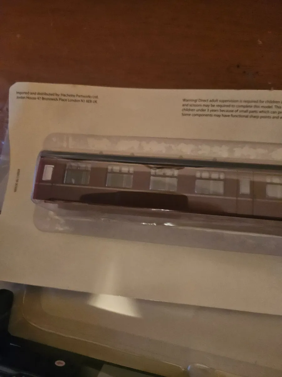 Hornby OO Gauge Carraige - Image 2