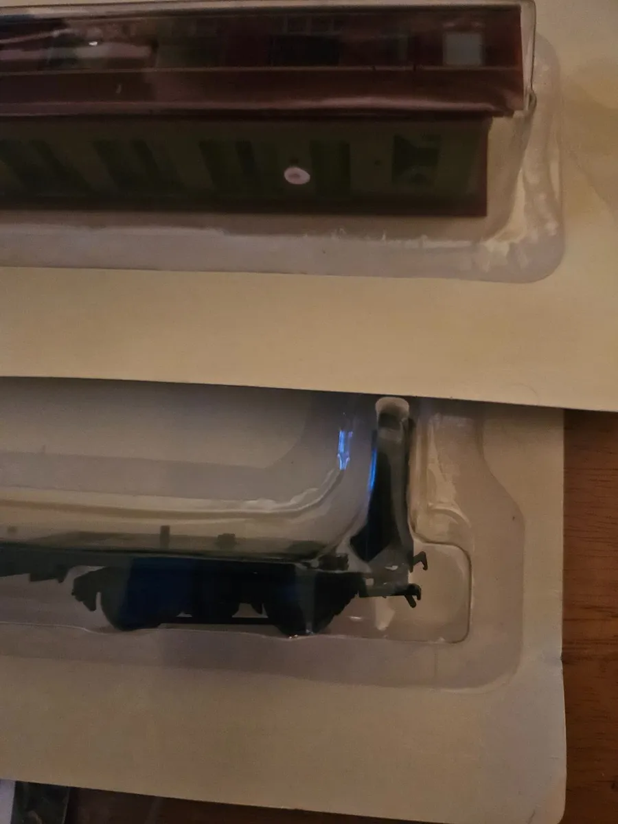 Hornby OO Gauge Carraige - Image 4