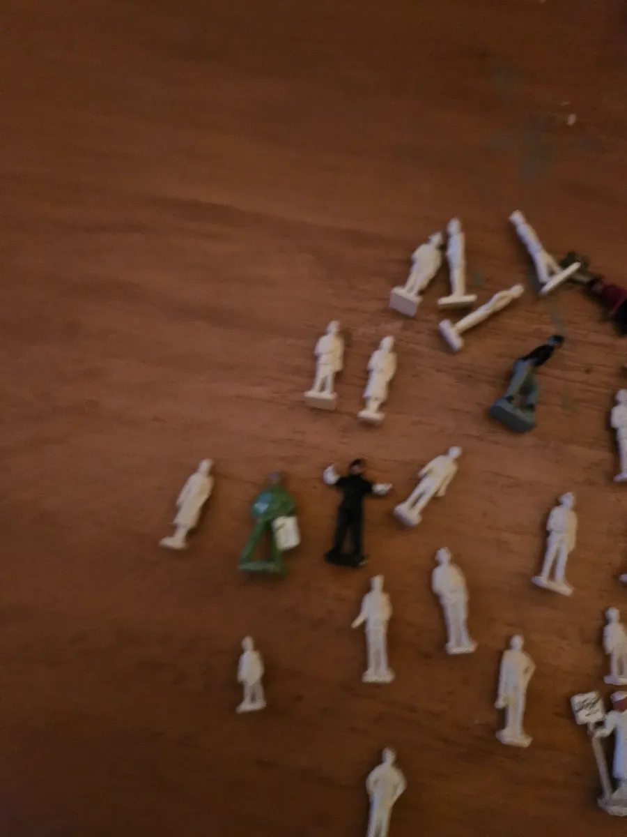 Hornby OO Gauge People - Image 4