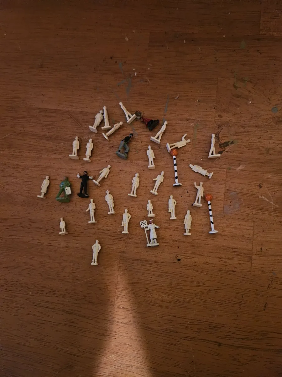 Hornby OO Gauge People - Image 1