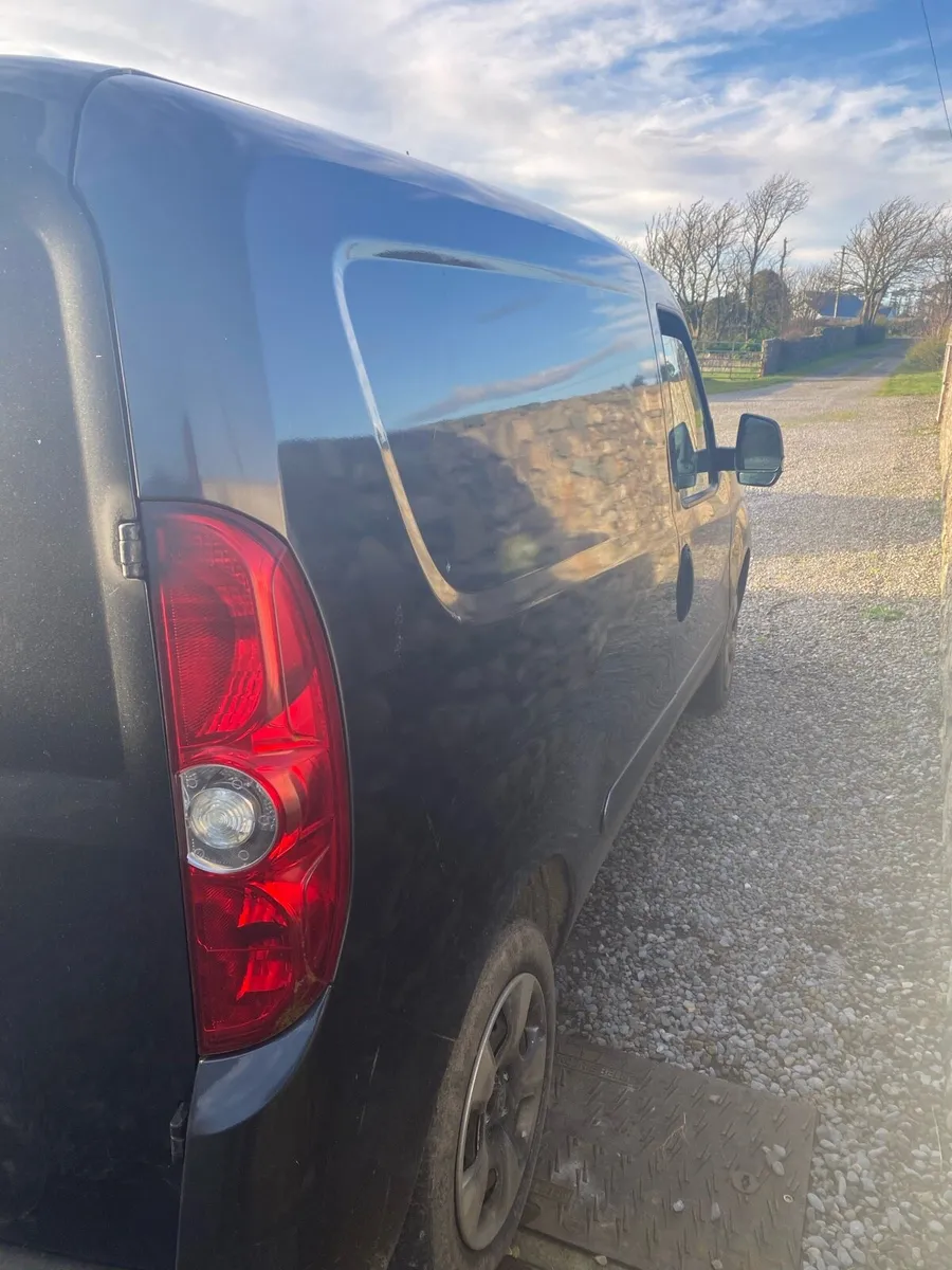 Vauxhall combo van - Image 2
