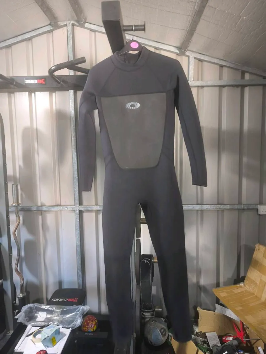 Mens wetsuit - Image 1