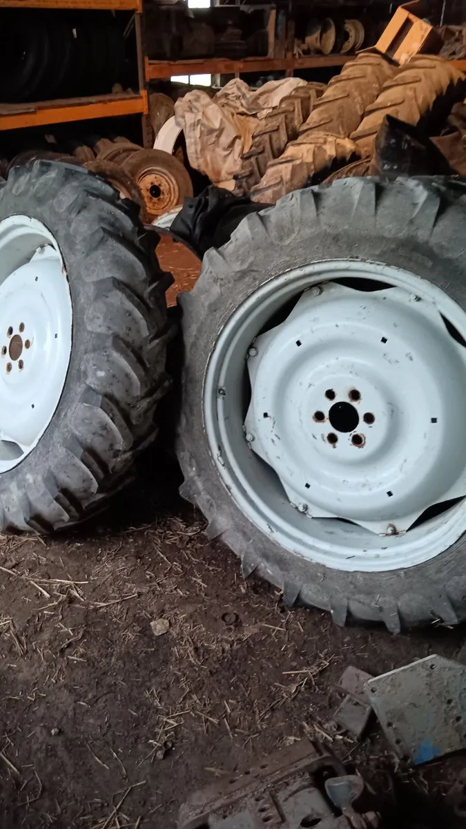 Ford  wheels 12.4.36 and 16.9.38 - Image 1