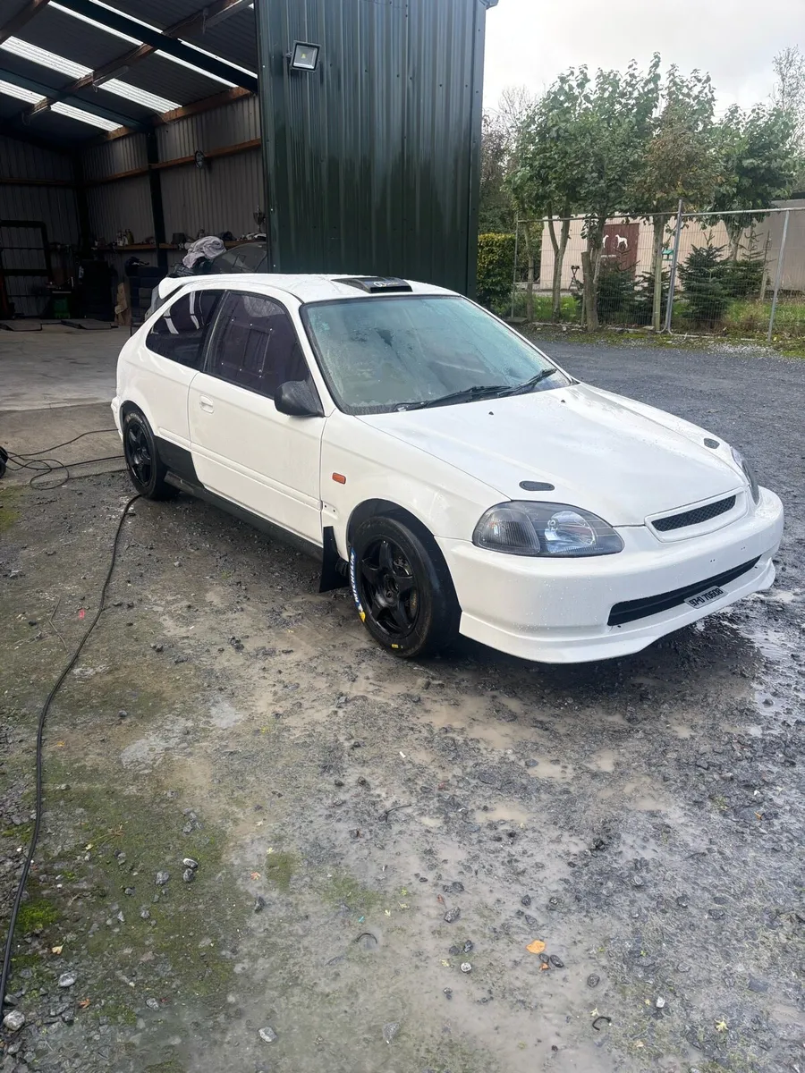 Top spec ek9 civic - Image 3