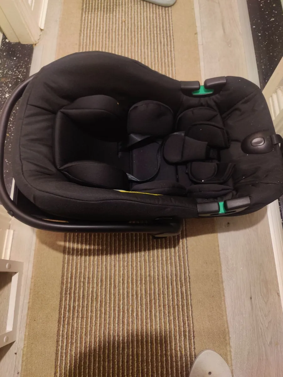 Car seat - Image 1