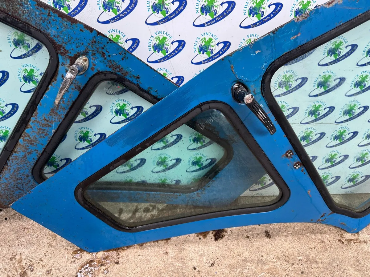 Original Pair Ford Q Cab Doors - Image 3