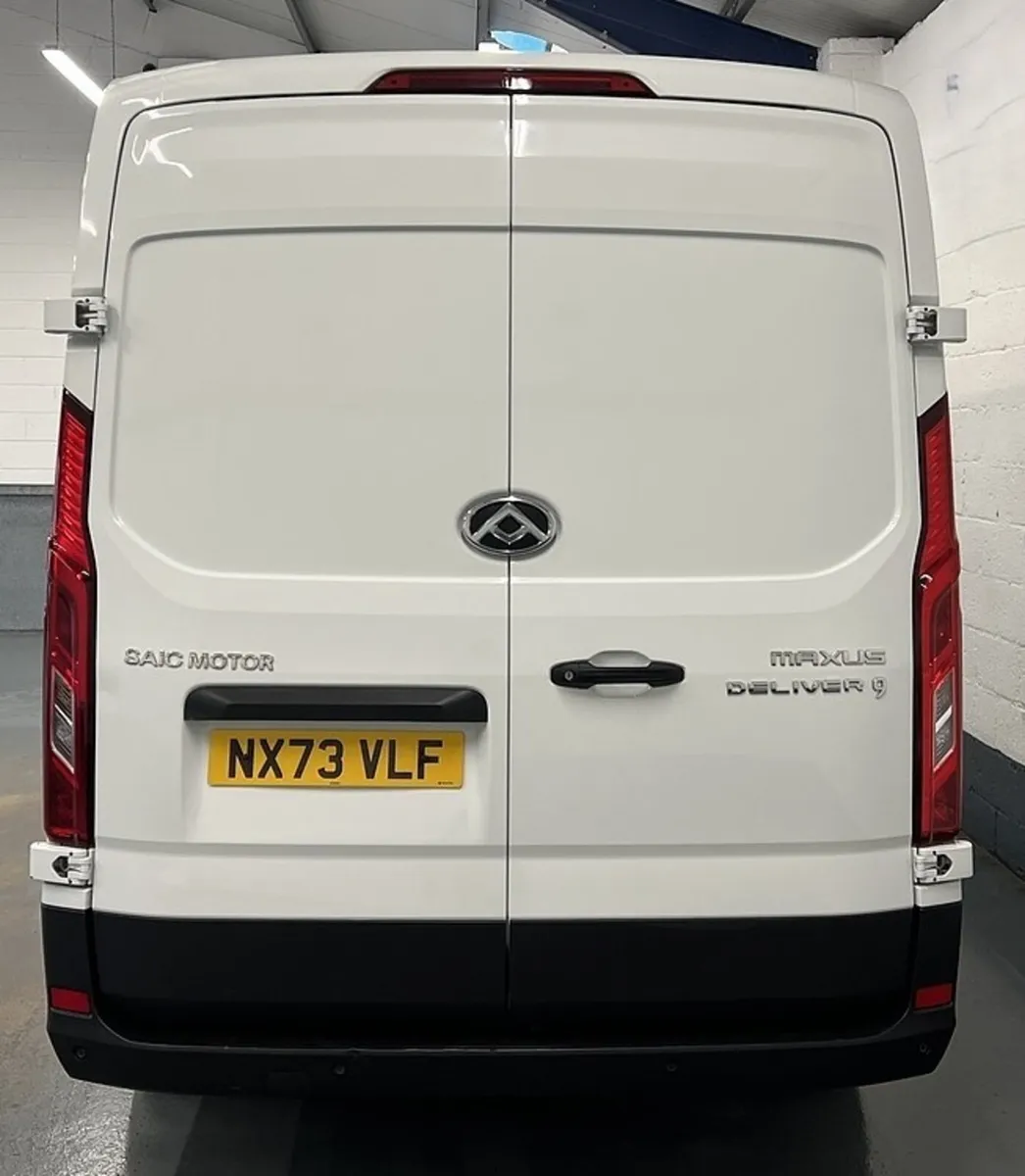2023 Maxus Deliver 9 Panel Van - Image 4