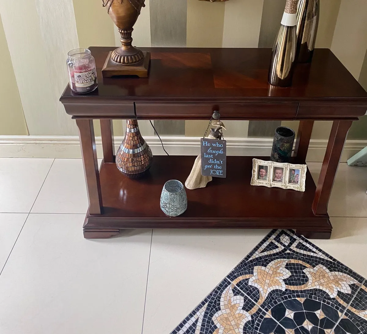 Hall Table, mirror and lamp - Image 4