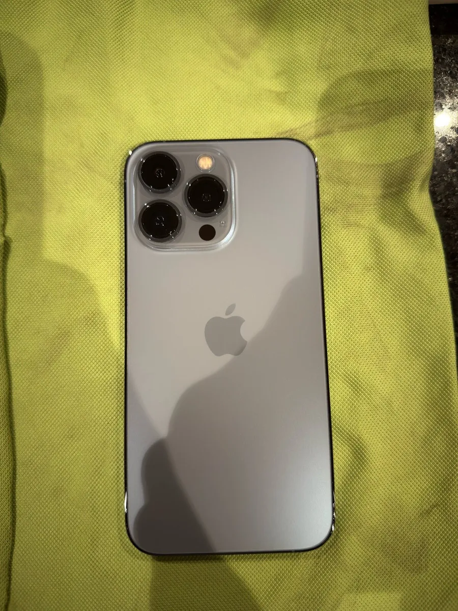 iPhone 13 pro 512gb + cases and screen protectors - Image 1