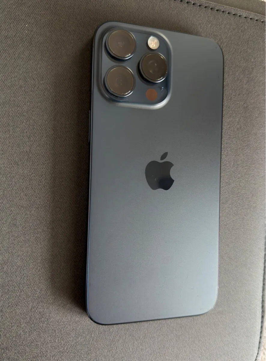 iPhone 15 Pro Max 512gb & Extras - Image 2