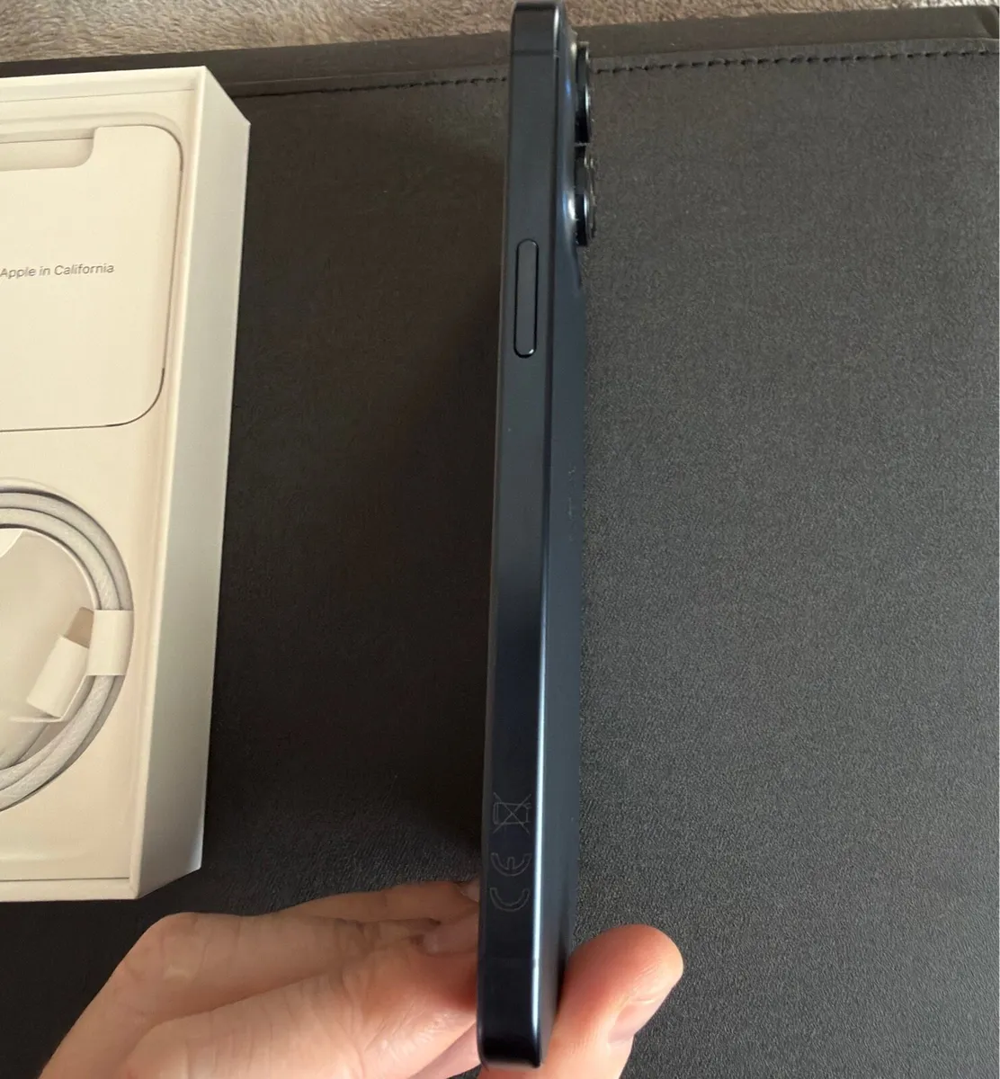 iPhone 15 Pro Max 512gb & Extras - Image 4