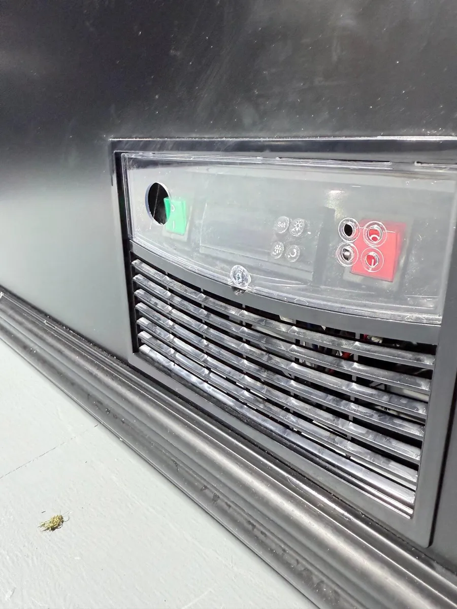 New Chest Freezers 1.4m - Image 4